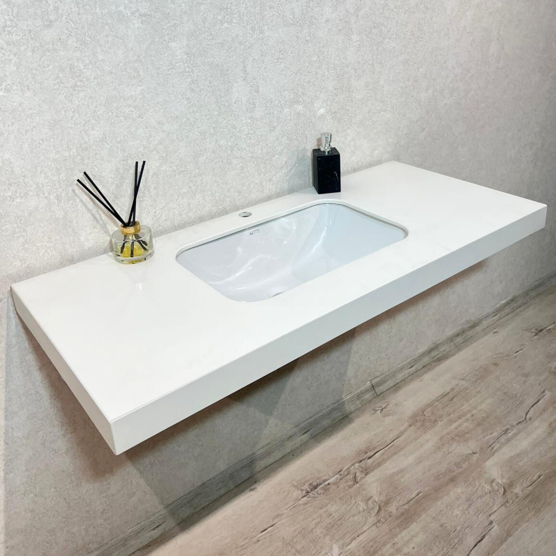 eklaris-silestone-iconic-white-quartz-bathroom-sink